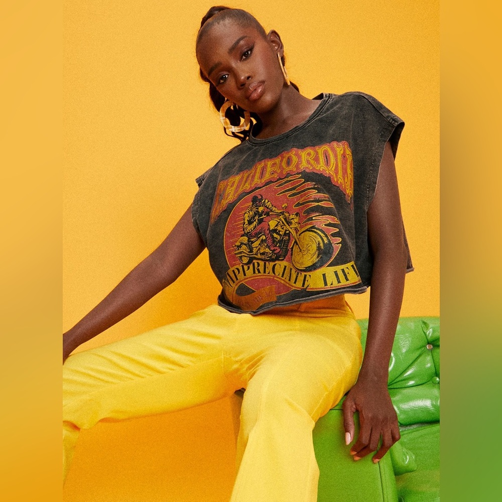 Letter Graphic Top